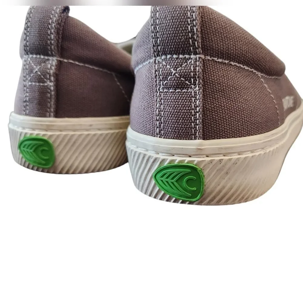Cariuma OCA Low Sneakers Grey Unisex Men’s 10.5 / Women’s 12 Organic Cotton